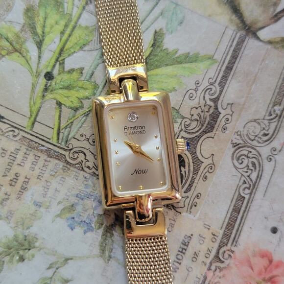 Vintage Watches Armitron Now Diamond Accent Gold Mesh Quartz Watch Womens - Picture 2 of 10